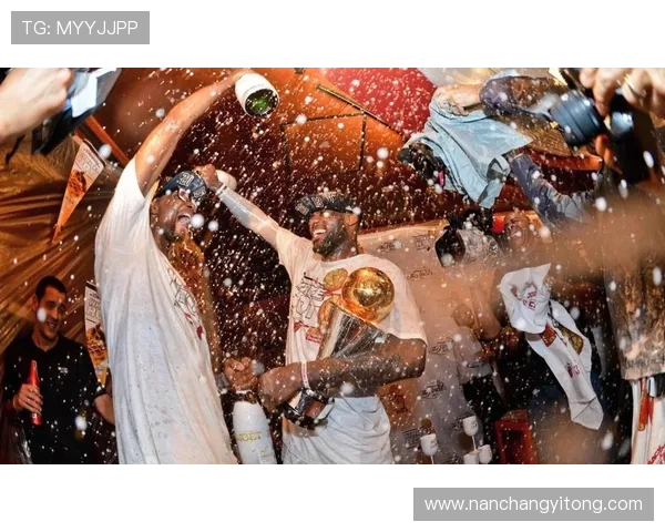 NBA季后赛激战正酣多支豪强争锋球星表现引爆全球篮球迷热情 - 副本 (2) - 副本